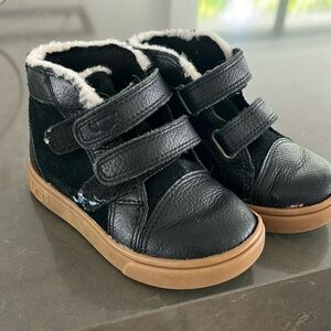 Ugg baby rennon II